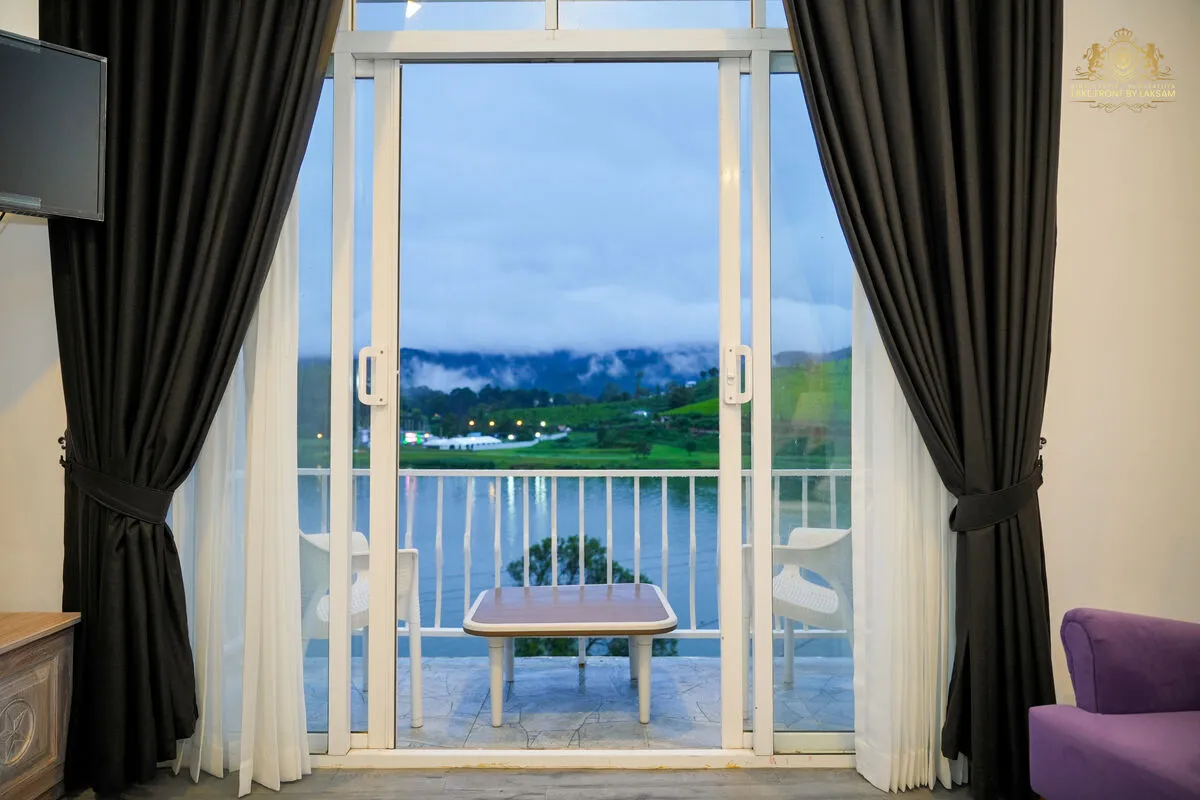 Room 1 - Gallery Image